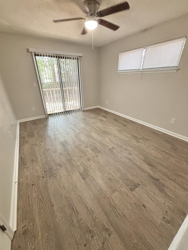 Building Photo - 219 Parkbrook Cir