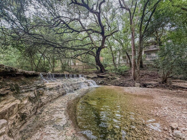 Building Photo - 3839 Dry Creek Dr