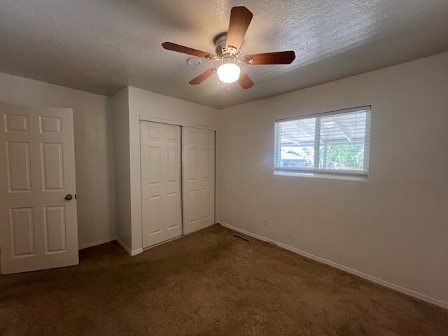 Building Photo - 4 Bed 1.5 Bath in Prime Bench Location!