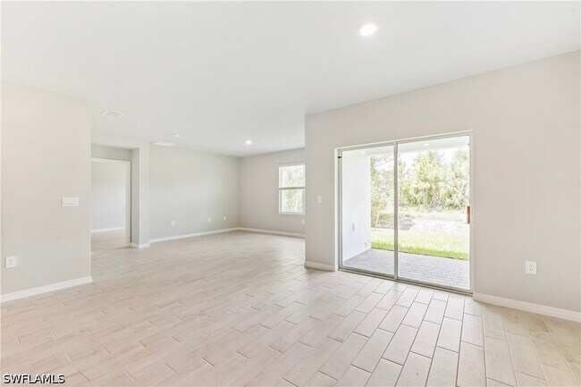Building Photo - 9016 Lawn Ct