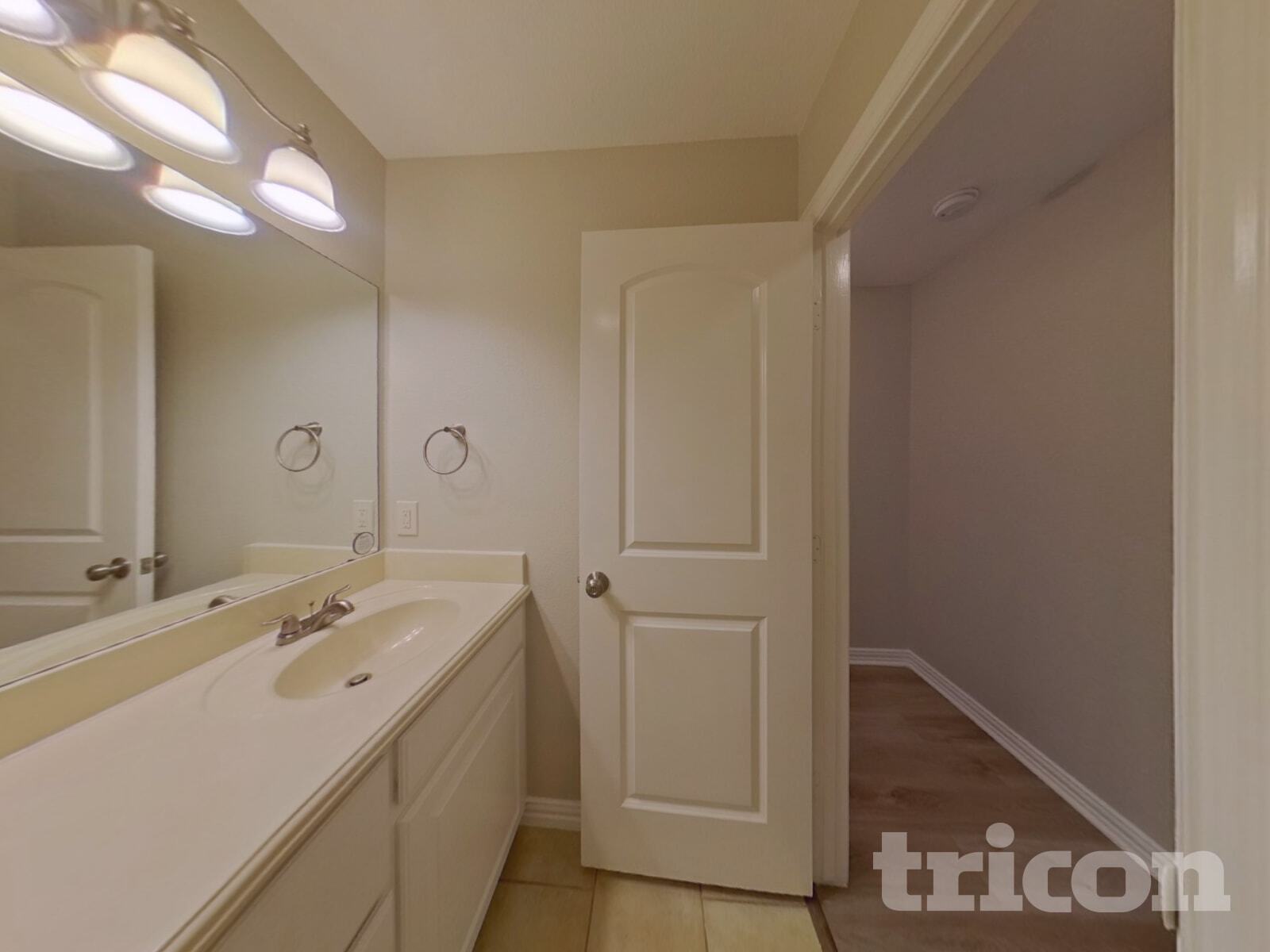 Building Photo - 804 Rambling Ct