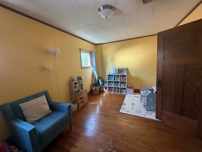 Building Photo - 3 Bed 2 Bath Single Family Home in Antigo
