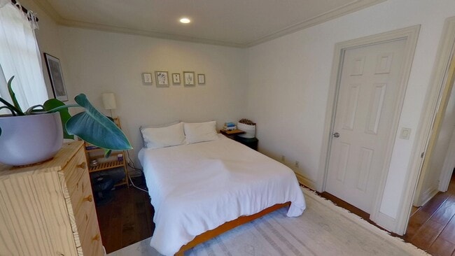 Building Photo - Stylish and Convenient: Your Dream 3 bed / 2 bath Rental  in Downtown Santa Barbara!