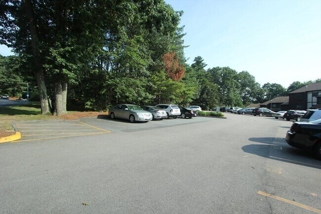 Building Photo - 76 Highwood Dr