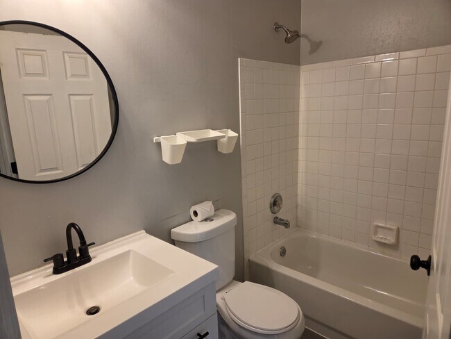 Building Photo - 3125 Anton Dr