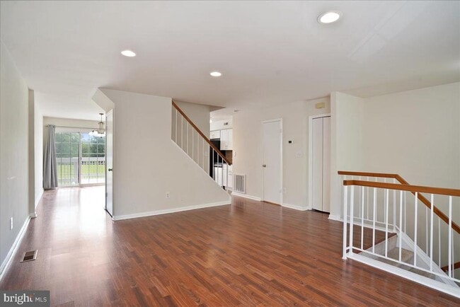 Building Photo - 8830 Thomas Lea Terrace