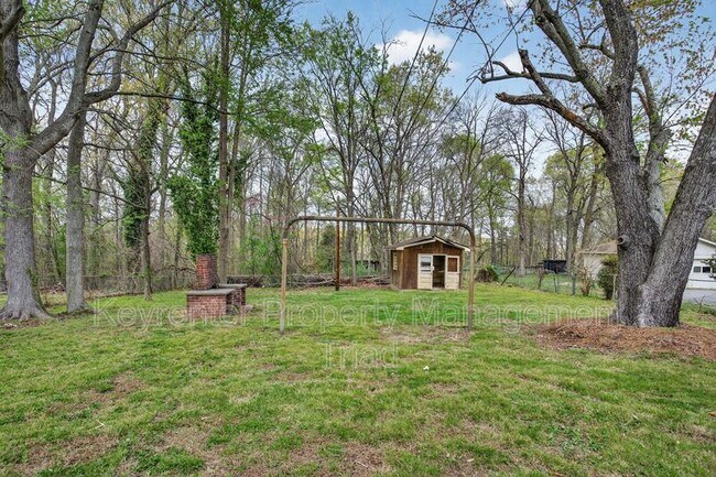 Building Photo - 506 Rocky Knoll Rd