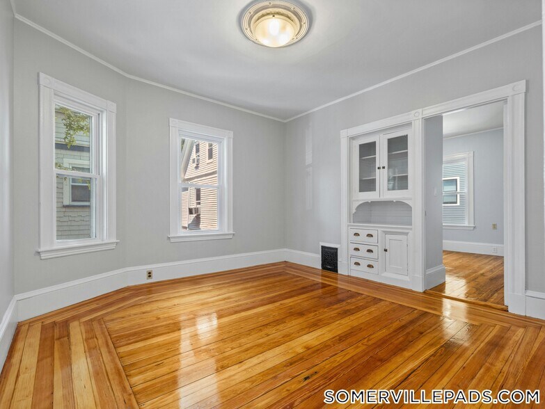 Building Photo - 57 Hawthorne St