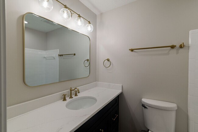 Building Photo - Newly Renovated East Side Home!