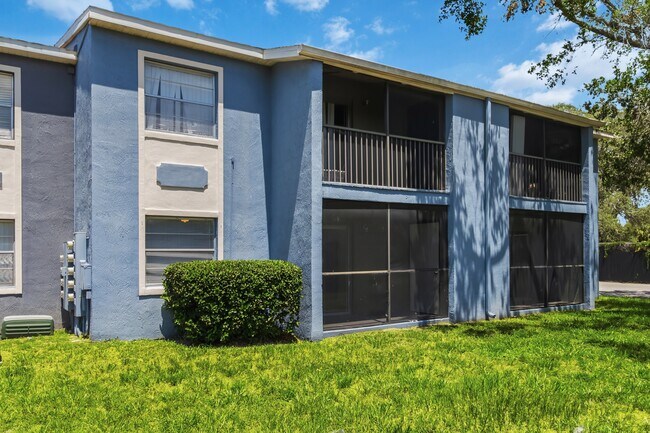 Building Photo - 2569 N Alafaya Trail