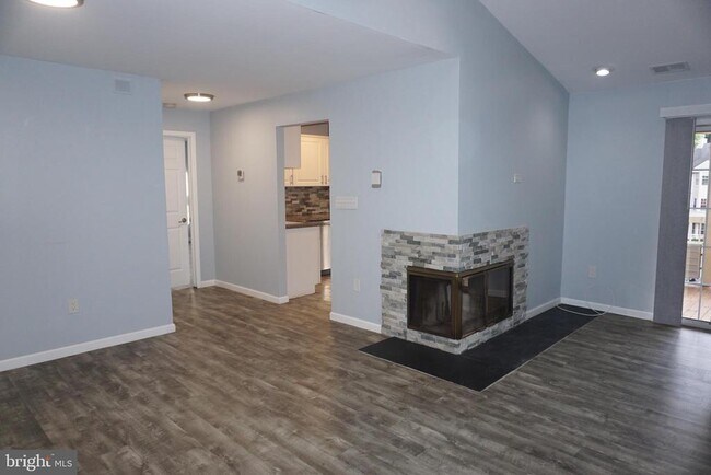 Building Photo - 112 Biscayne Ct