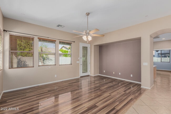 Building Photo - 14440 W Redfield Rd