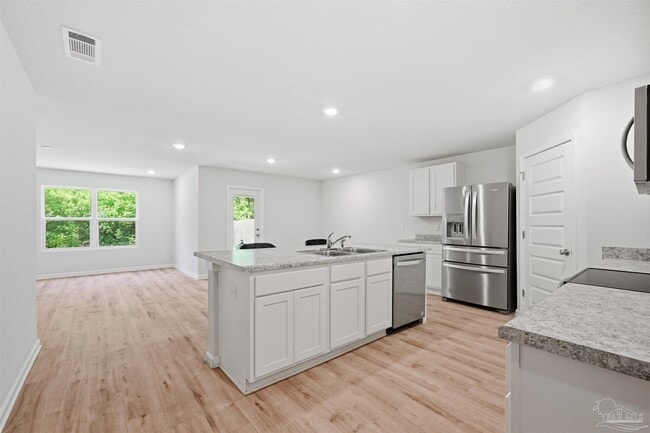 Building Photo - 5367 Peach Dr