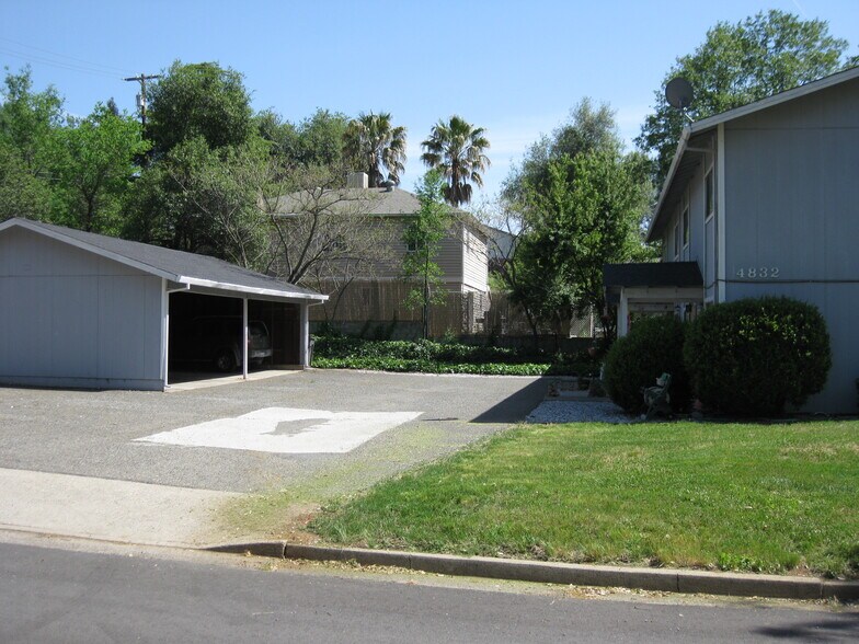 Building Photo - 4832 Fort Peck St