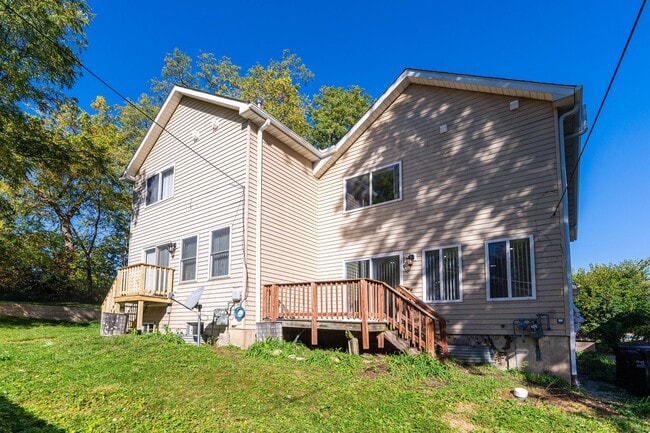 Building Photo - 115 N Dole Ave