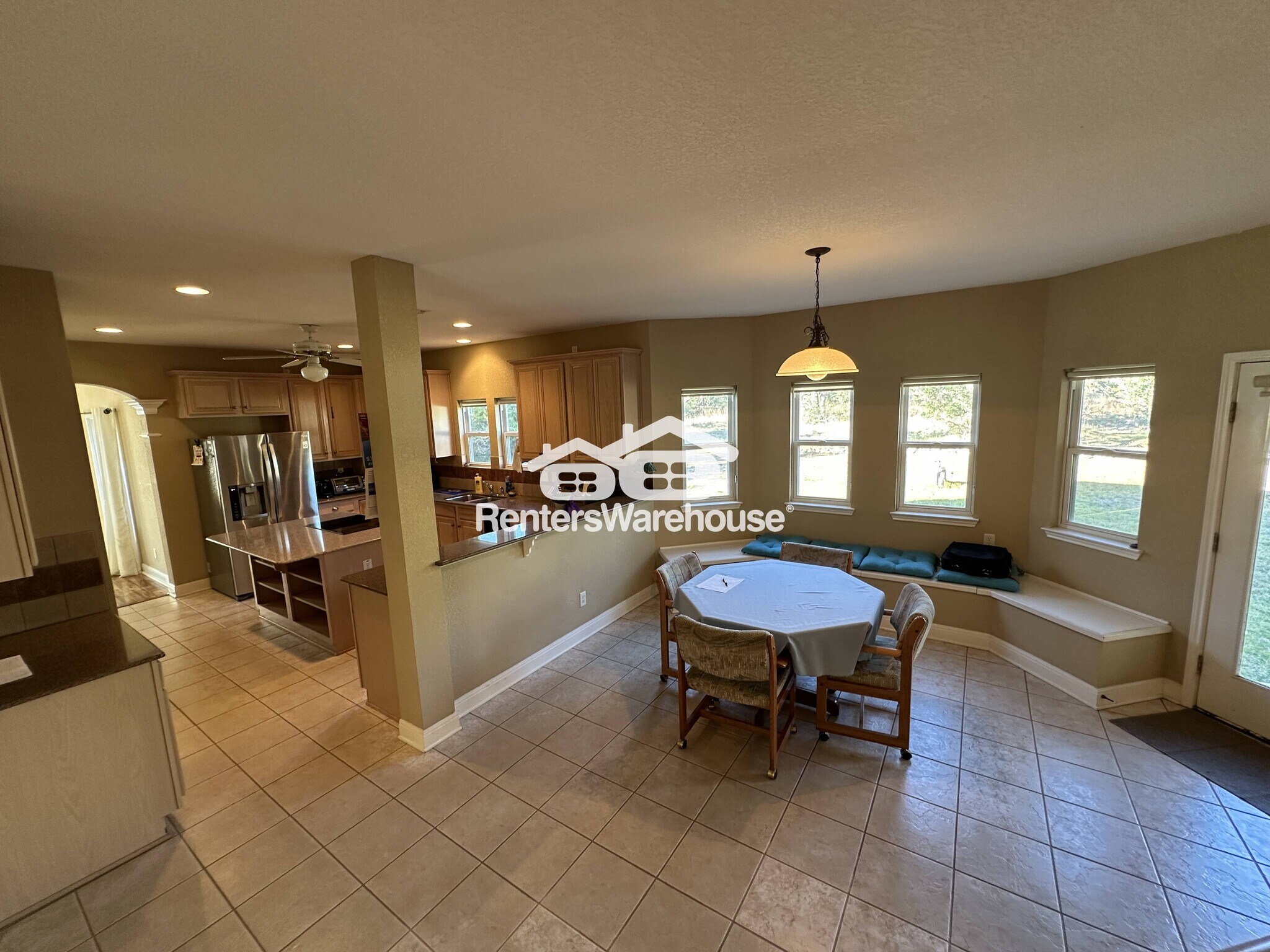 Building Photo - 900 Wayside Dr