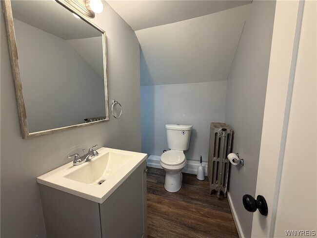 Building Photo - 59 Olcott St