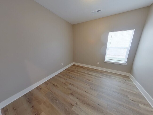 Building Photo - 6814 W White Pne St