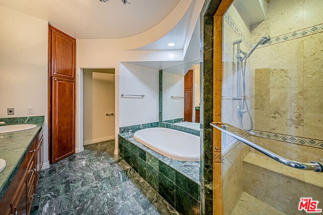 Building Photo - 326 Westminster Ave