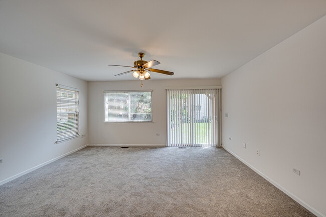 Building Photo - 2963 Saganashkee Ln