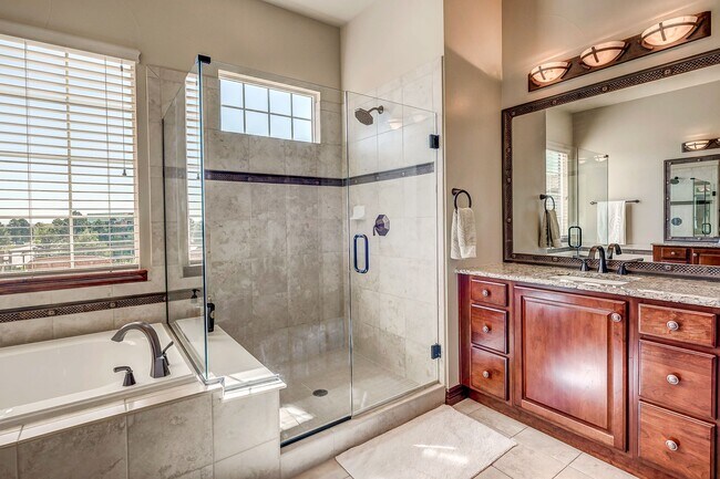 Building Photo - 7812 Vallagio Ln