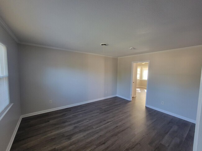 Building Photo - 119 Sunnywood Dr