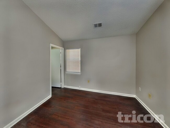 Building Photo - 11622 Calgary Dr