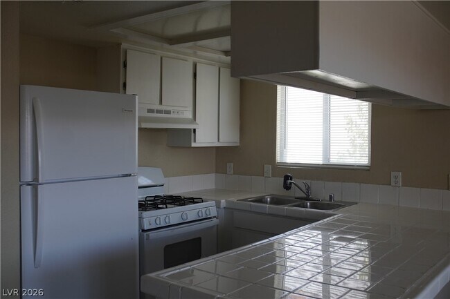 Building Photo - 6966 Issac Ave