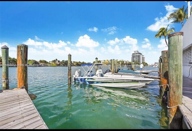 Building Photo - 5838 Collins Ave