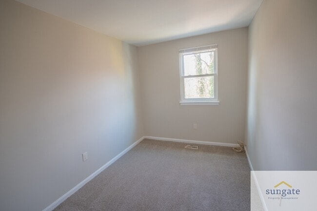 Building Photo - 6449 Union Ct