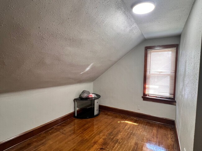 Building Photo - 3264 N 37th St