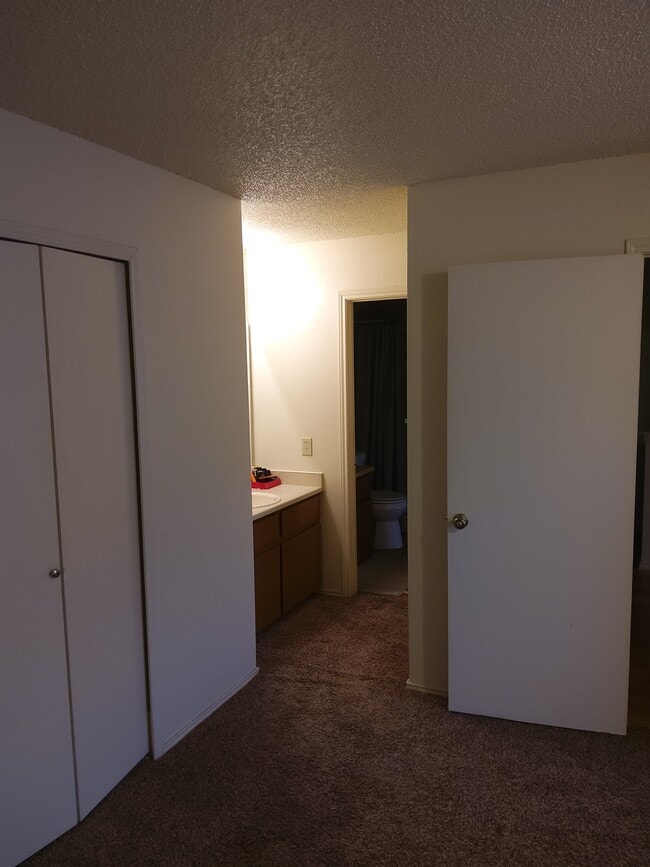 Building Photo - 5604 Rose Dawn