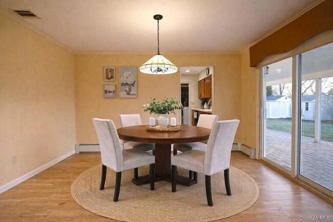 Building Photo - 18 Strathmore Village Dr