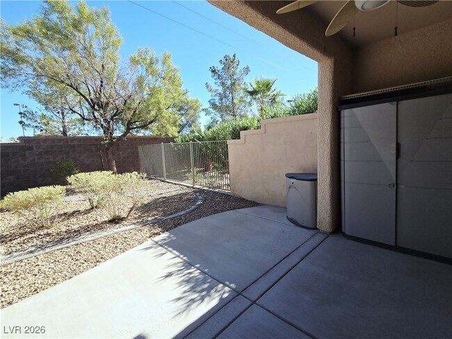 Building Photo - 4814 Regalo Bello St