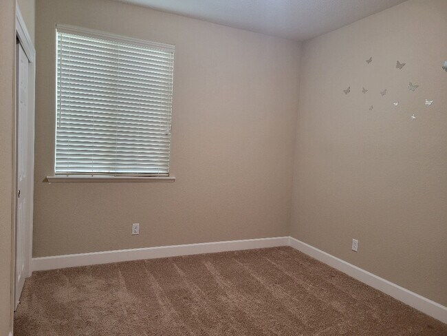 Building Photo - 1618 Oak St