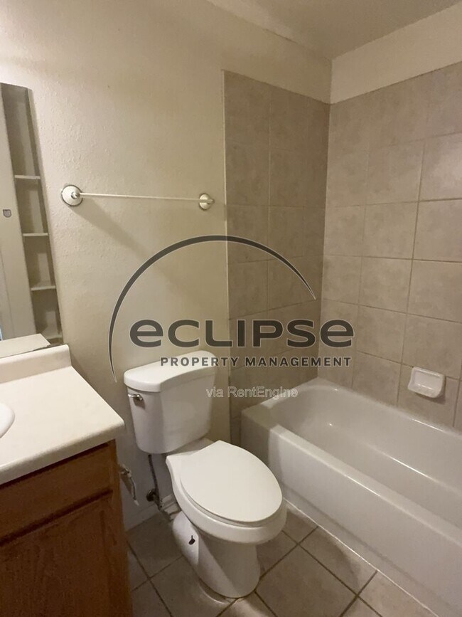 Building Photo - 497 Coronado Ct