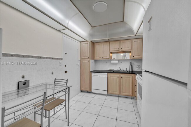 Building Photo - 3800 S Ocean Dr