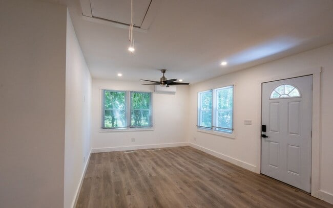 Building Photo - 3822 Bakers Ferry Rd SW