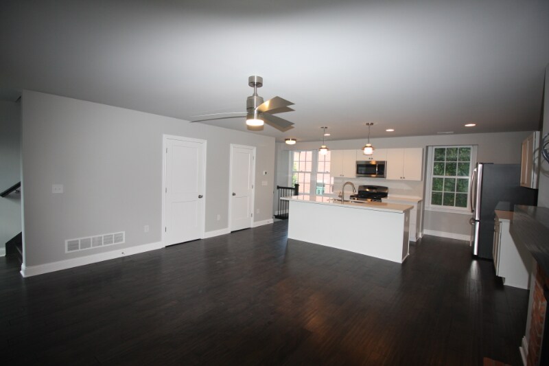 Building Photo - 48 Aston Row Ln