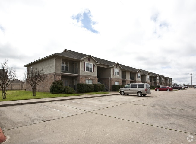 Building Photo - 100 Deacon Dr