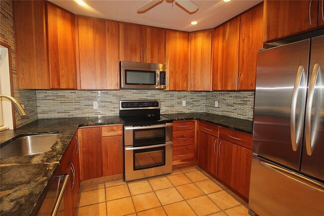 Building Photo - 6512 Bowline Dr