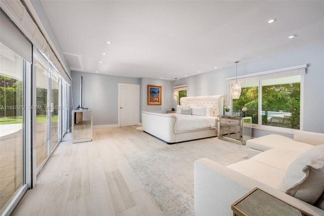 Building Photo - 7230 Vistalmar St