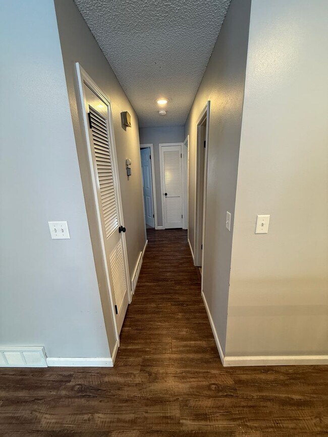 Building Photo - Welcome to this charming 3-bedroom, 2-bathroom home located in the heart of East Grand Forks, MN.