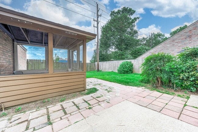 Building Photo - 17203 Kettle Creek Dr