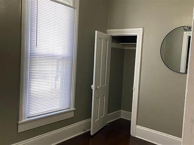 Building Photo - 3 bedroom