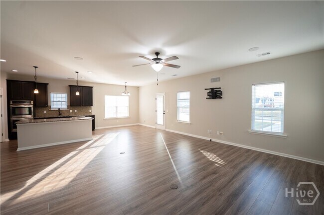 Building Photo - 123 Grimsby Rd