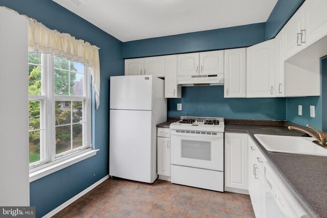 Building Photo - 3302B Ramsbury Ct