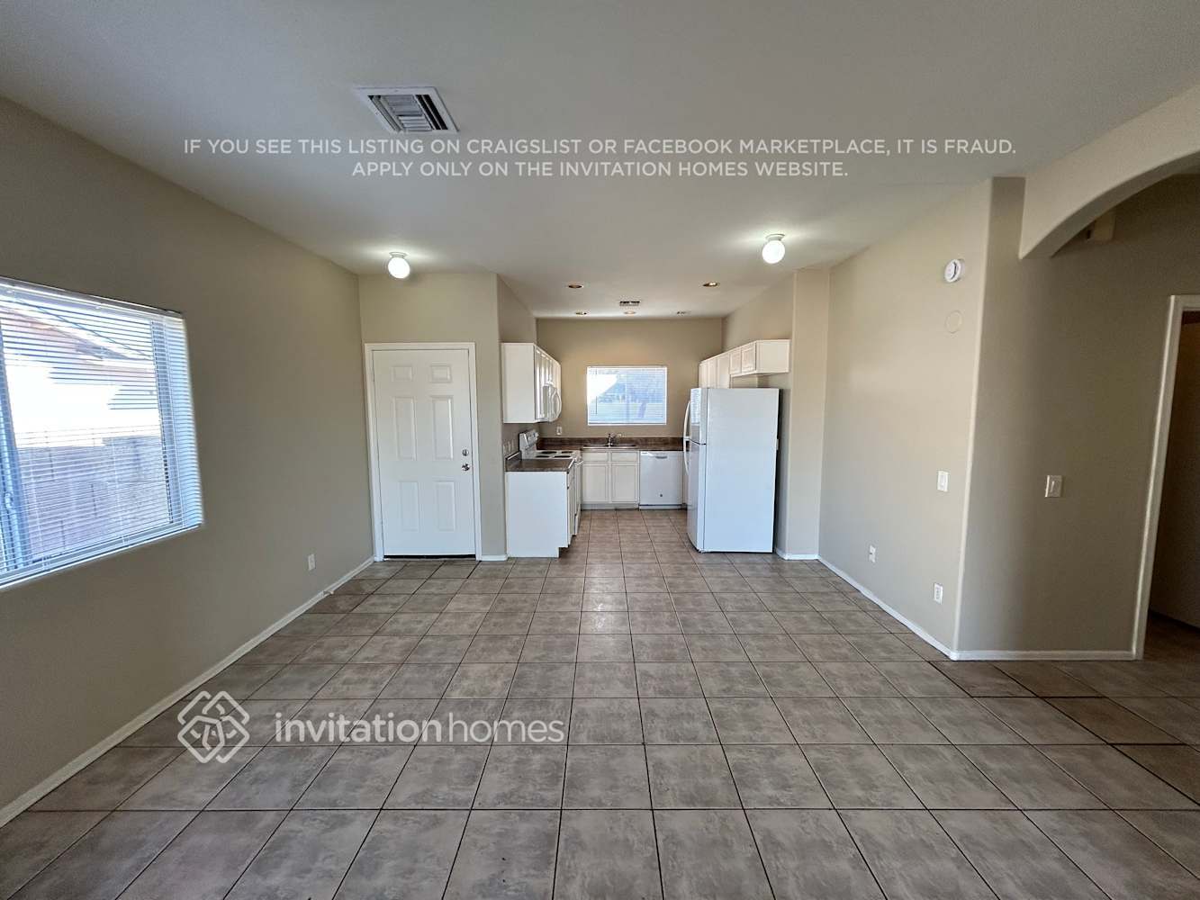 Building Photo - 3102 E Roeser Rd