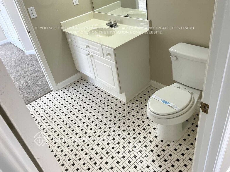 Building Photo - 117 Chickory Ln