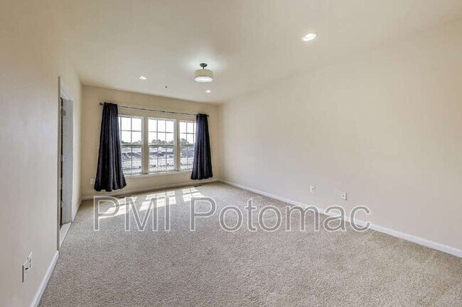 Building Photo - 2133 Little Sorrel Way